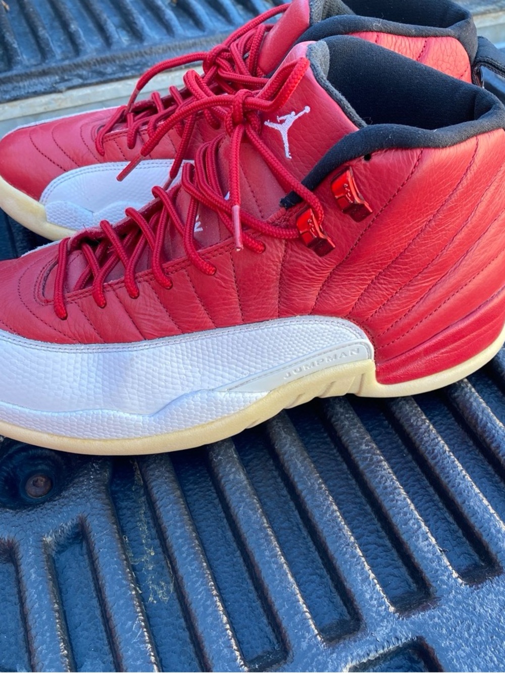 Jordan 12 men 10.5